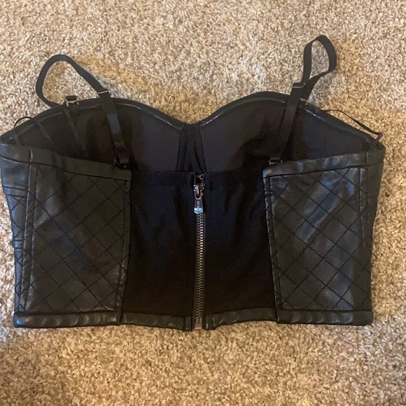 Top - Picture 2 of 2